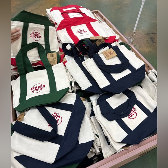 New Trader Joe's Green Mini Tote Bag - Picture 2 of 2